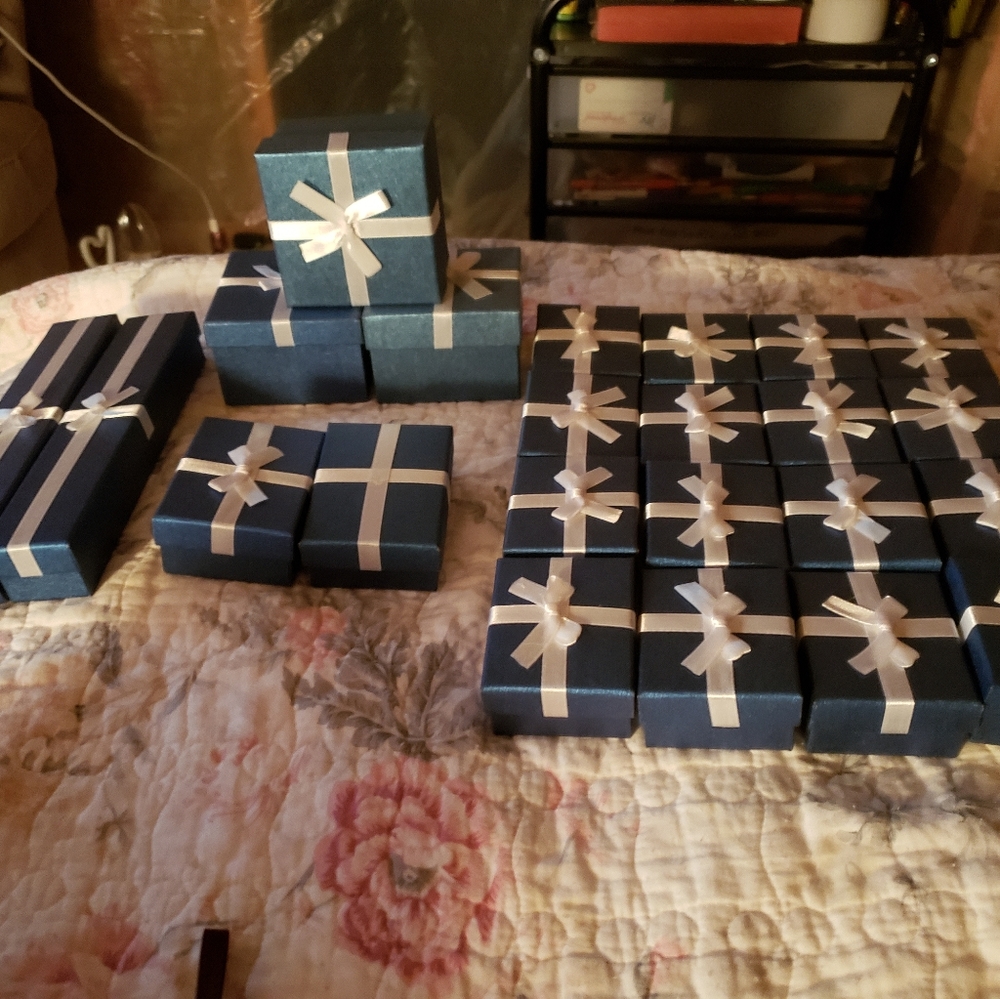 Empty individual  sz jewelry boxes